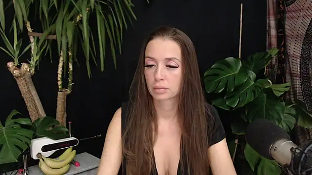 Snapshot of lola_sky@xh chatting on November 2025 09:57:01 PM lola skyxh online show from November 2025 09:57:01 PM