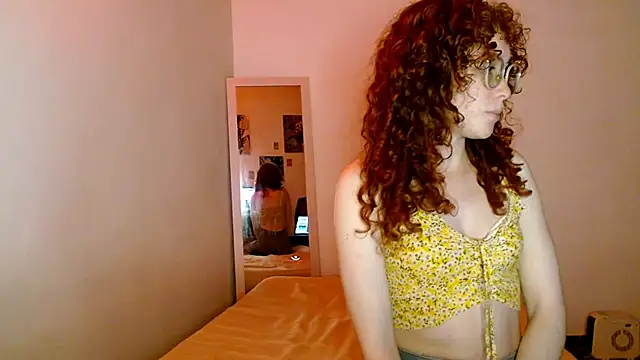 Snapshot of Myrosieposy chatting on December 2025 11:00:02 PM Myrosieposy online show from December 2025 11:00:02 PM