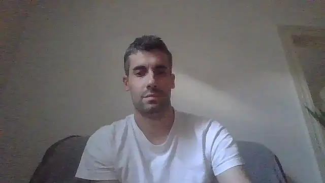 JulioIsHere4you online show from October 2025 02:01:02 PM