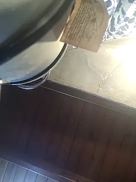 Snapshot of Almendrasexy chatting on November 2025 01:14:02 AM Almendrasexy online show from November 2025 01:14:02 AM