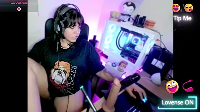 PinkDenial online show from December 2025 04:33:02 AM