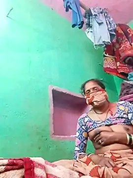 CUTE-004 online show from November 2025 07:08:02 AM