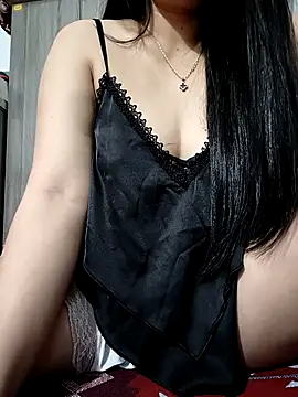 Snapshot of Yui-Linh chatting on November 2025 05:07:01 AM Yui-Linh online show from November 2025 05:07:01 AM