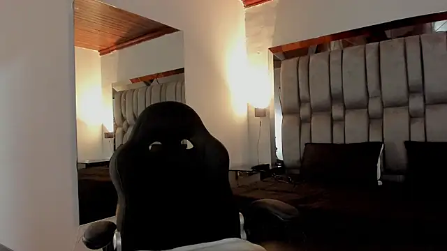 AnnaraLein online show from November 2025 12:32:01 AM