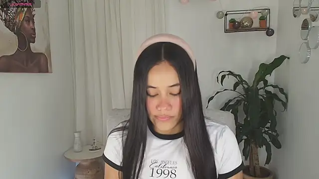 AlisxxnFx online show from September 2025 12:17:01 PM