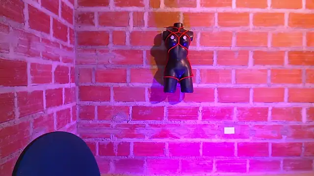 Moira-Hot online show from March 2026 10:48:01 PM