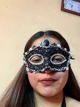 LiaDravenX online show from November 2025 03:32:02 PM