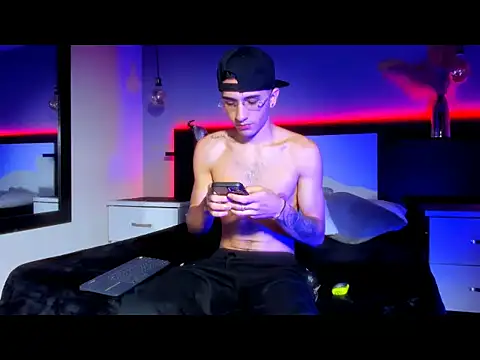 eriikjoness online show from December 2025 06:38:01 PM