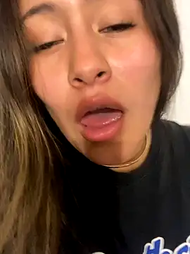 Snapshot of leil_6680 chatting on November 2025 08:09:02 AM leil 6680 online show from November 2025 08:09:02 AM