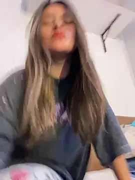 Snapshot of leil_6680 chatting on November 2025 07:30:01 PM leil 6680 online show from November 2025 07:30:01 PM