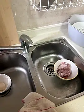 Snapshot of smgirls chatting on December 2025 04:07:02 AM smgirls online show from December 2025 04:07:02 AM