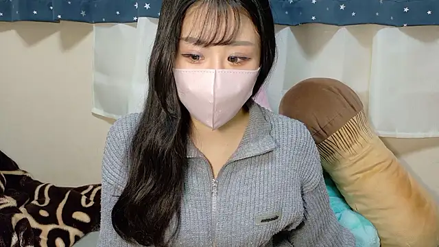 Snapshot of Ema-- chatting on December 2025 10:13:01 AM Ema-- online show from December 2025 10:13:01 AM