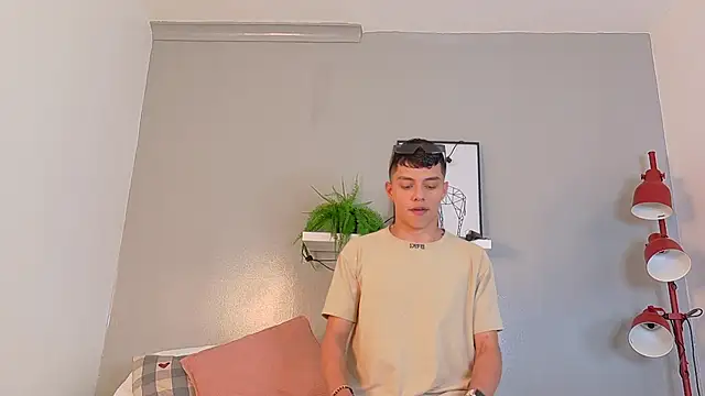 AAronBaker  online show from September 2025 07:41:02 PM