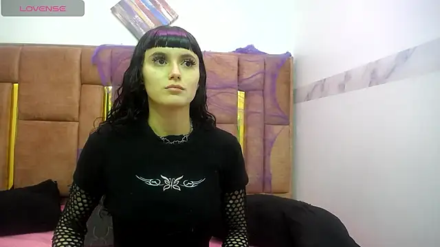 XBODTRIIPX online show from October 2025 02:59:01 AM