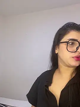 Snapshot of Sweet_and_Rous0 chatting on December 2025 02:25:01 PM Sweet and Rous0 online show from December 2025 02:25:01 PM