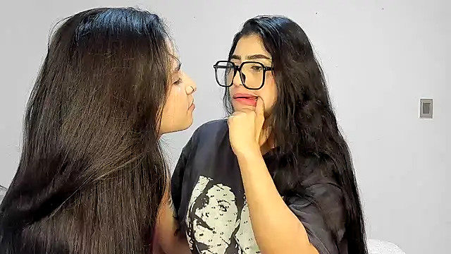 Snapshot of Sweet_and_Rous0 chatting on January 2026 03:12:02 AM Sweet and Rous0 online show from January 2026 03:12:02 AM