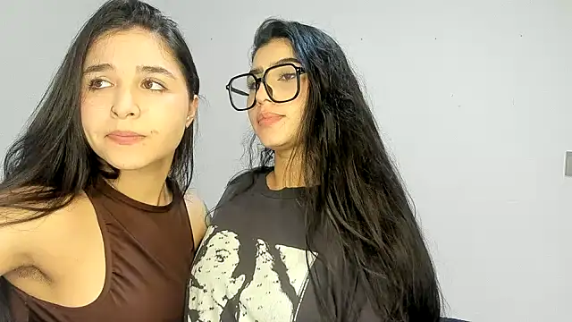 Snapshot of Sweet_and_Rous0 chatting on February 2026 04:44:01 AM Sweet and Rous0 online show from February 2026 04:44:01 AM