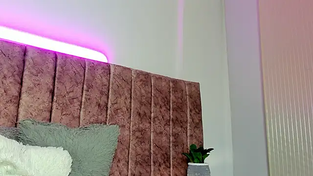 Ambeer fox  online show from March 2026 11:06:02 AM