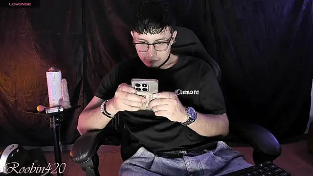 Roobin420 online show from July 2026 06:18:01 AM