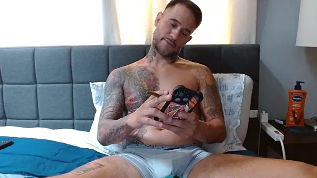 Snapshot of SexyFitDaddyy chatting on September 2025 04:30:01 PM SexyFitDaddyy online show from September 2025 04:30:01 PM