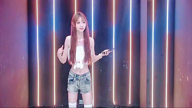 Snapshot of queen-001 chatting on October 2025 10:53:02 PM queen-001 online show from October 2025 10:53:02 PM