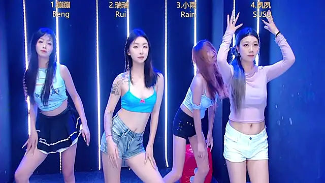 Snapshot of queen-001 chatting on October 2025 12:04:02 PM queen-001 online show from October 2025 12:04:02 PM