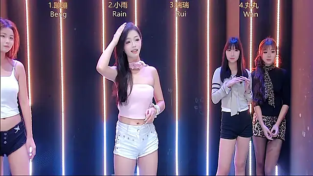 Snapshot of queen-001 chatting on November 2025 12:15:02 PM queen-001 online show from November 2025 12:15:02 PM