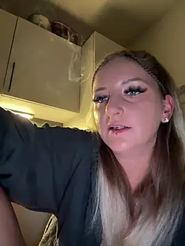Lyra XX online show from June 2026 08:33:02 PM