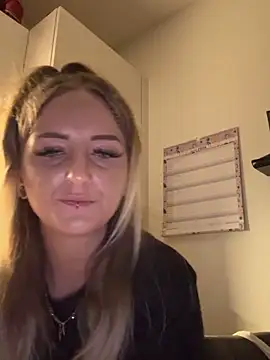 Lyra XX online show from June 2026 08:44:01 PM