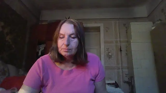 Snapshot of AnnaLive570 chatting on December 2025 01:05:02 PM AnnaLive570 online show from December 2025 01:05:02 PM