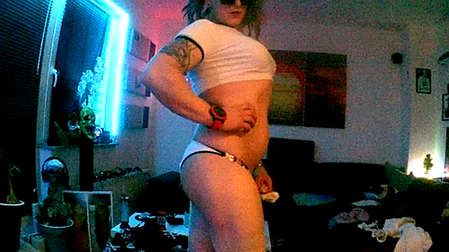 hellgirl1980 online show from December 2025 06:24:02 PM