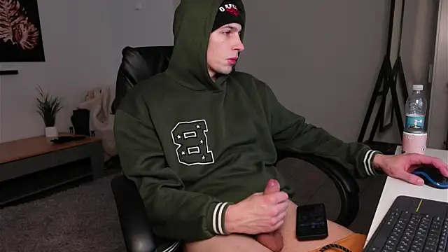 Snapshot of Ryan_Dozer chatting on December 2025 07:58:02 AM Ryan Dozer online show from December 2025 07:58:02 AM