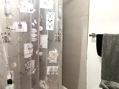 Snapshot of littyleesh1 chatting on November 2025 03:28:01 AM littyleesh1 online show from November 2025 03:28:01 AM