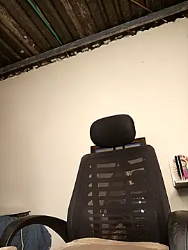 Noha Whiitee online show from December 2025 01:02:02 AM