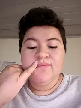 Noha Whiitee online show from December 2025 10:29:02 PM