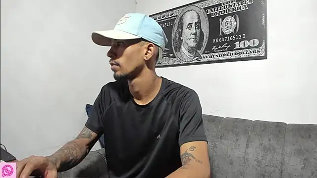 Snapshot of carl_jhonson821 chatting on December 2025 01:05:01 PM carl jhonson821 online show from December 2025 01:05:01 PM