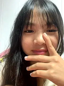 Emlyly-18 online show from September 2025 03:38:01 PM