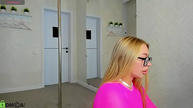 Melissa  White online show from September 2025 08:36:02 AM
