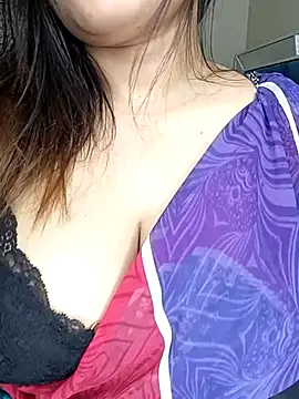 Snapshot of your---couple chatting on September 2025 09:38:01 PM your---couple online show from September 2025 09:38:01 PM