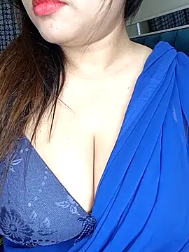 Snapshot of your---couple chatting on October 2025 04:39:02 PM your---couple online show from October 2025 04:39:02 PM