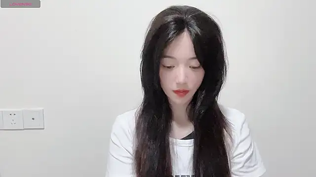 Snapshot of Queen_ww chatting on September 2025 12:37:01 PM Queen ww online show from September 2025 12:37:01 PM