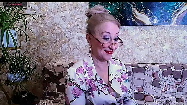  Sara  Smith  online show from March 2026 10:43:01 AM