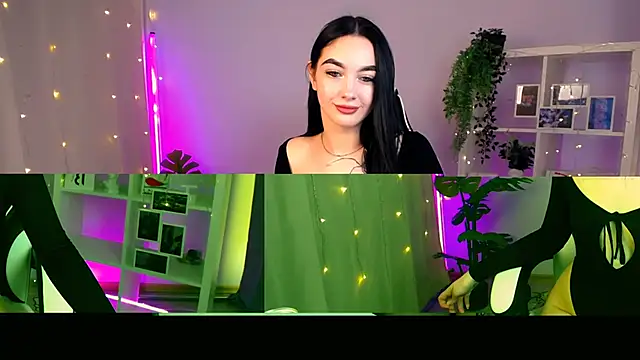 Snapshot of MonicaTess chatting on November 2025 04:03:02 AM MonicaTess online show from November 2025 04:03:02 AM