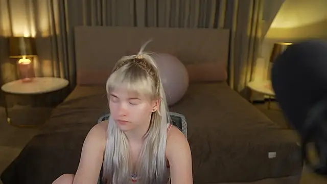 Ava kiss054 online show from April 2026 06:33:02 PM