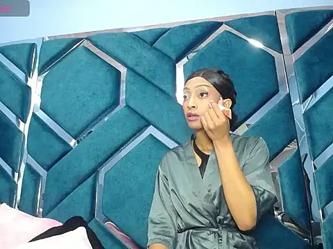 Lea Sweetly online show from October 2025 01:13:01 PM