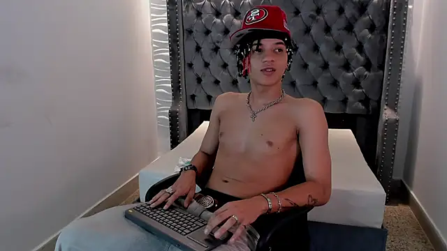 Snapshot of MARSHALL_SPENCER chatting on November 2025 01:11:01 PM MARSHALL SPENCER online show from November 2025 01:11:01 PM