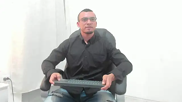 johan miller0 online show from November 2025 04:23:01 AM