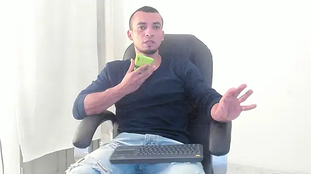 johan miller0 online show from November 2025 11:54:01 AM