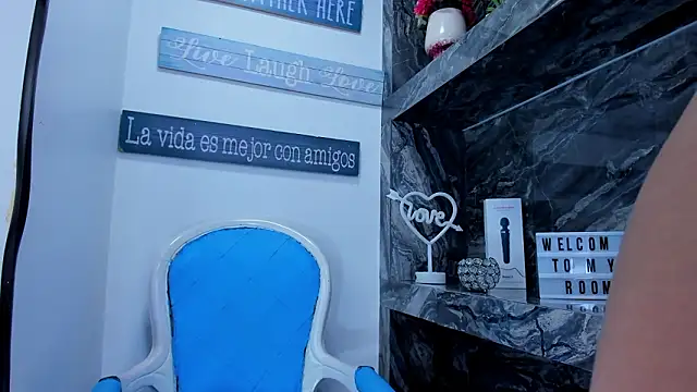 foxy zoe online show from February 2026 06:06:01 PM