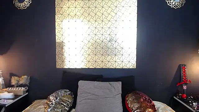 kinky momm online show from April 2026 03:45:01 PM